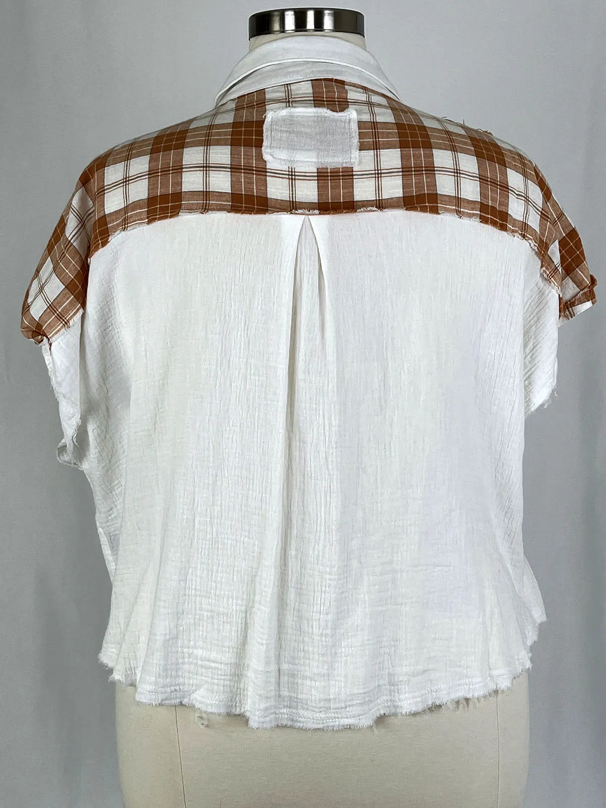 POL Size 3X (24) White & Rust Star Buttons Shirt